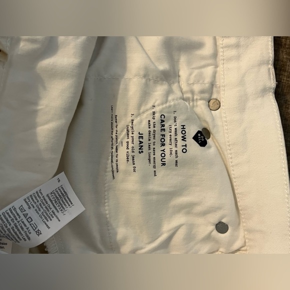 Madewell white The Perfect vintage jeans frayed Hem in size 27. - Picture 7 of 10